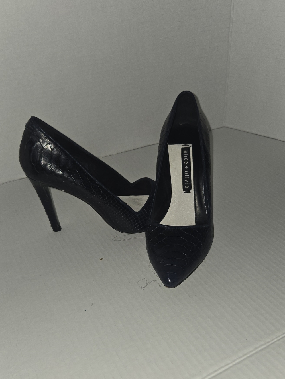 Alice + Olivia Black Croc-Embossed Pointed Toe Stiletto Pumps